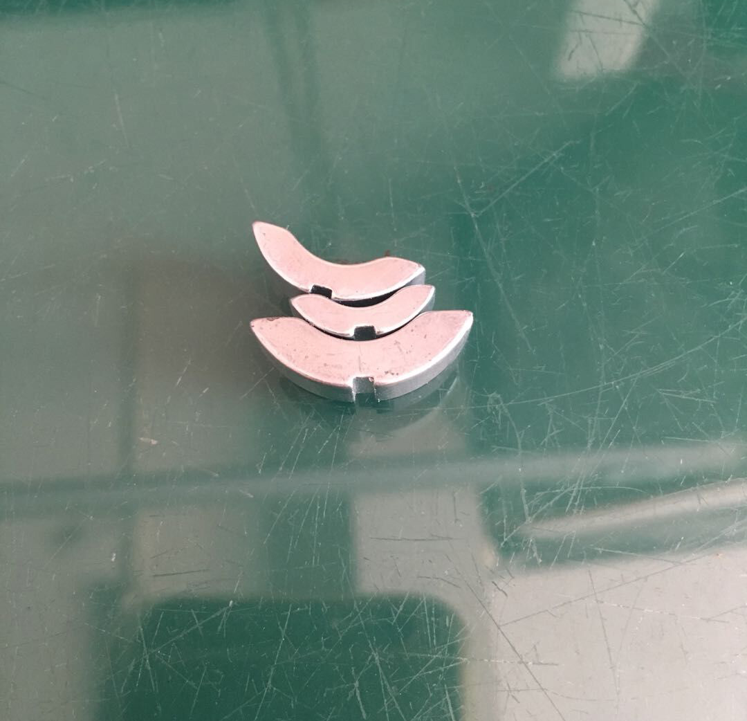 瓦形开槽磁铁