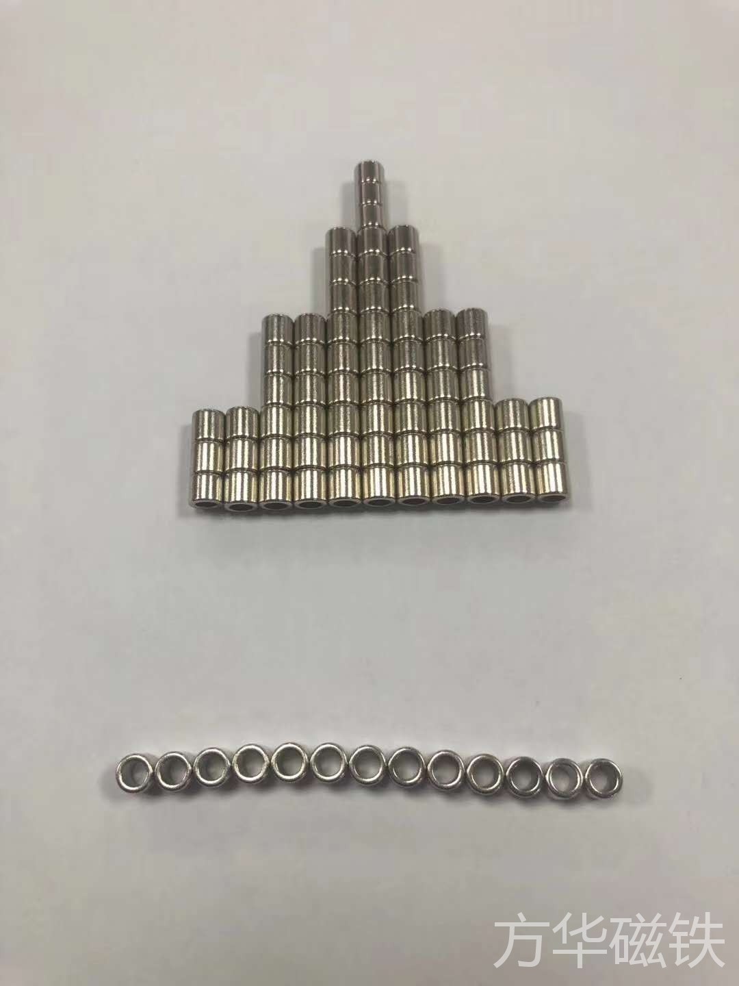 数据线中孔径向磁铁